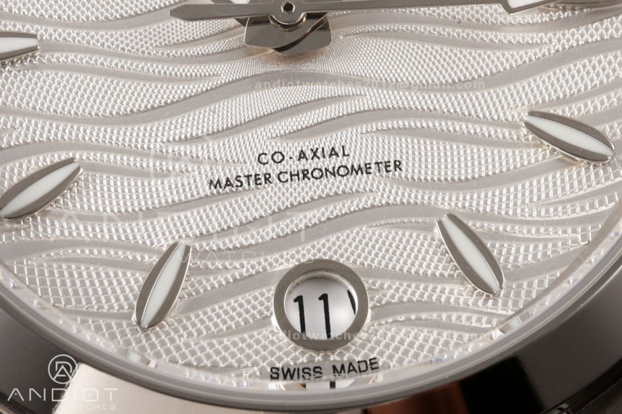 Aqua Terra Shades 34mm SS VRSF Best Edition White Textured Dial on SS Bracelet A8800