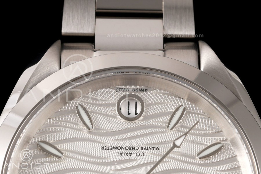 Aqua Terra Shades 34mm SS VRSF Best Edition White Textured Dial on SS Bracelet A8800