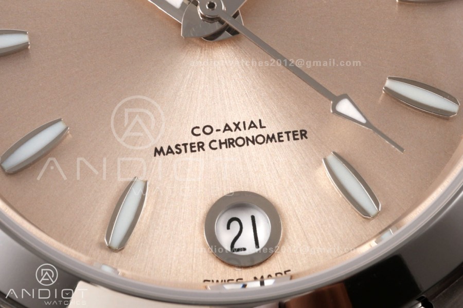Aqua Terra Shades 34mm SS VRSF Best Edition Gold Dial on SS Bracelet A8800