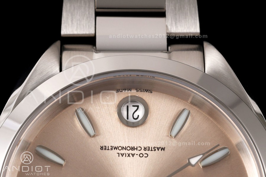 Aqua Terra Shades 34mm SS VRSF Best Edition Gold Dial on SS Bracelet A8800