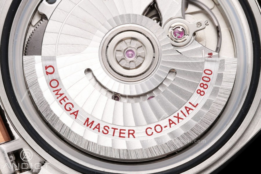 Aqua Terra Shades 34mm SS/RG VRSF Best Edition White MOP Diamonds Dial on SS/RG Bracelet A8800