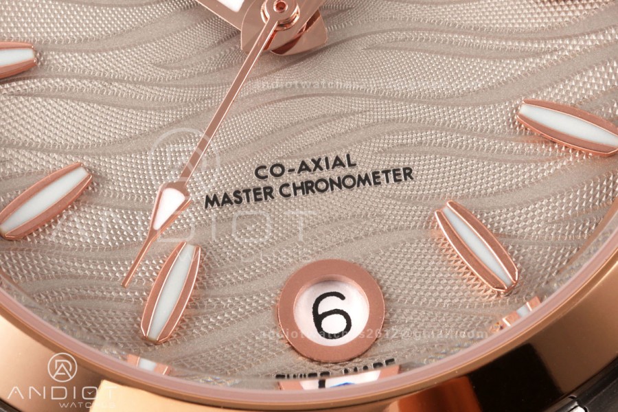 Aqua Terra Shades 34mm SS/RG VRSF Best Edition Sand Textured Diamonds Dial on SS/RG Bracelet A8800