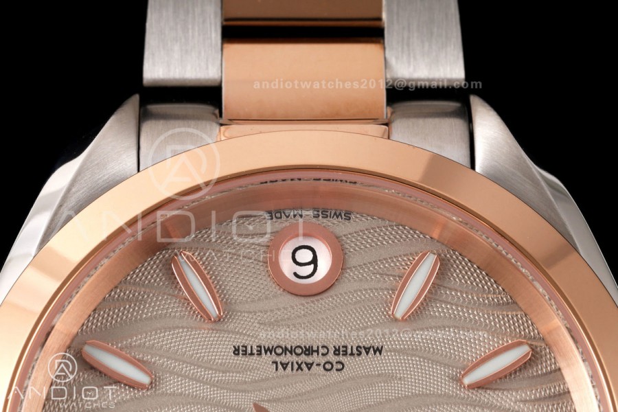 Aqua Terra Shades 34mm SS/RG VRSF Best Edition Sand Textured Diamonds Dial on SS/RG Bracelet A8800