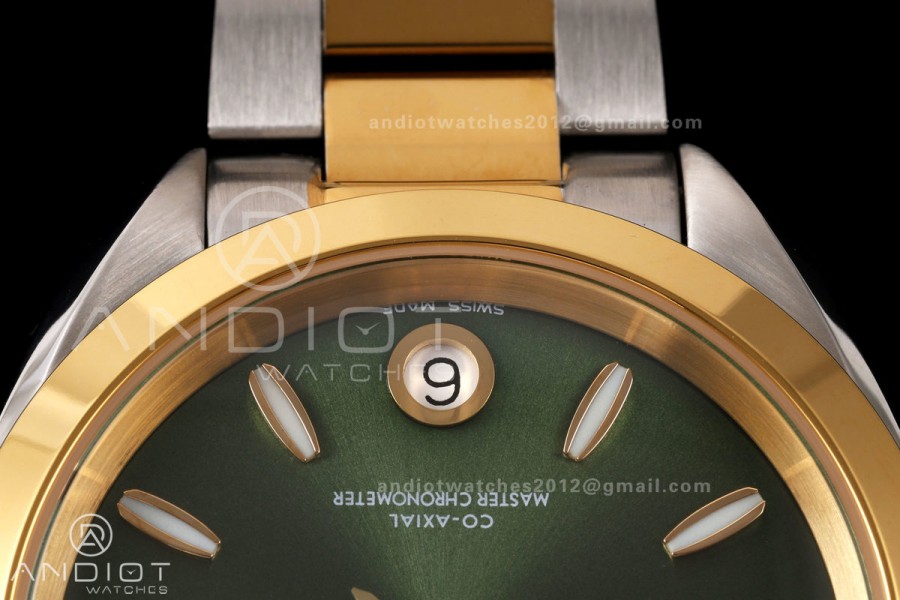 Aqua Terra Shades 34mm SS/YG VRSF Best Edition Green Dial on SS/YG Bracelet A8800