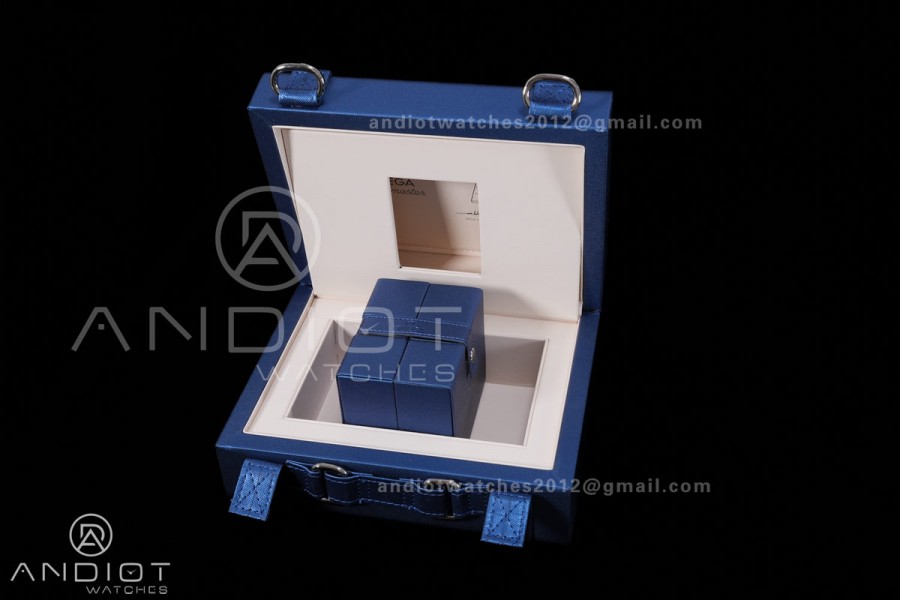 Omega Snoopy Box Set