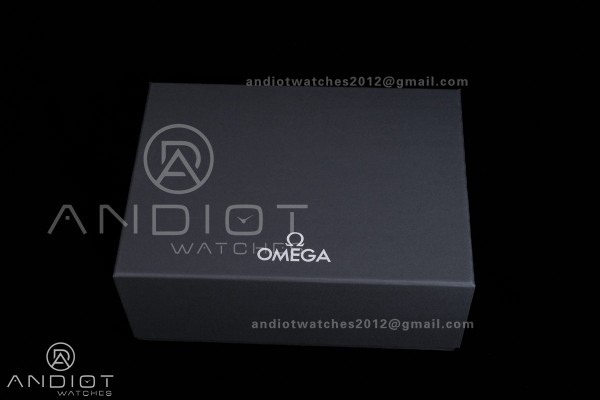 Omega Speedmaster Box set