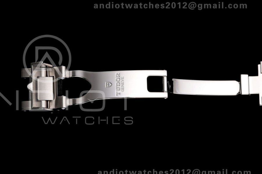 Heritage Black Bay M79000N 37mm SS ZF 1:1 Best Edition Blue Dial Blue Bezel on SS Bracelet A2824 