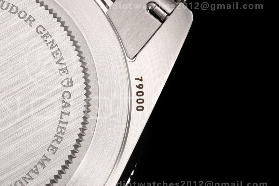 Heritage Black Bay M79000N 37mm SS ZF 1:1 Best Edition Blue Dial Blue Bezel on SS Bracelet A2824 
