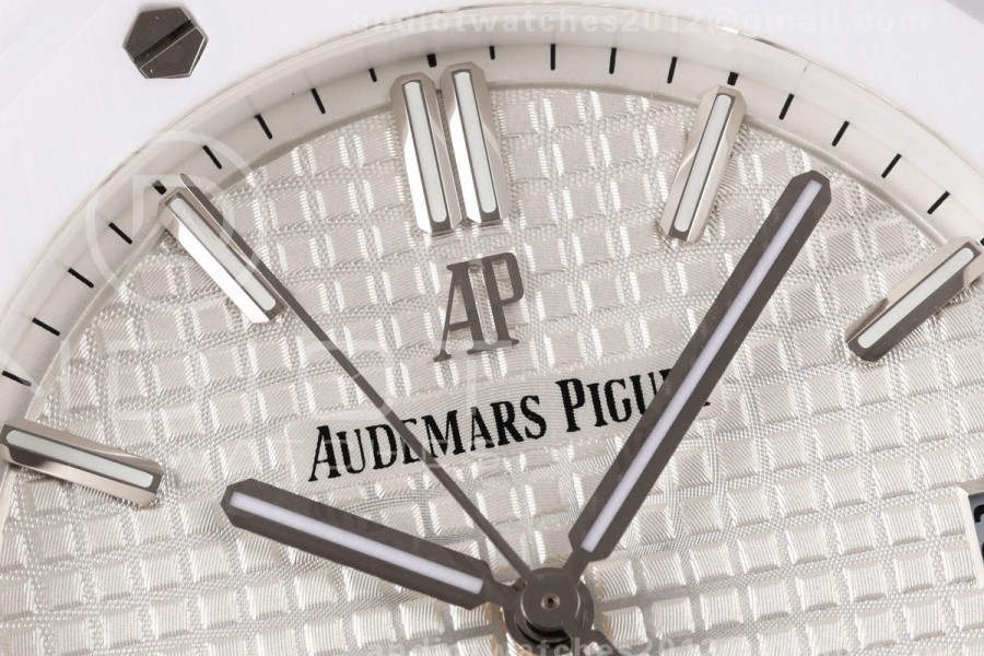 Royal Oak 41mm 15500 White Ceramic ZF White Dial on White Ceramic Bracelet SA4302 Super Clone (Free Sprung)