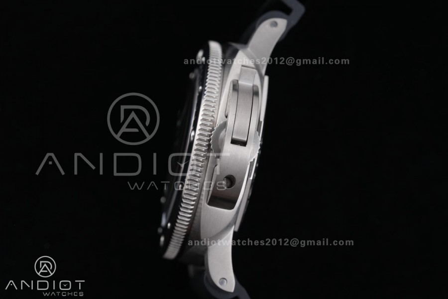 PAM1389 Titanium Submersible Black Ceramic Bezel  VSF 1:1 Best Edition Black Dial On Black Rubber Strap P.9010 Clone