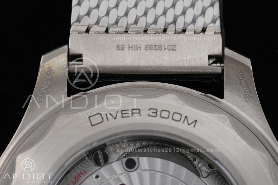 Seamaster 300M Diver Titanium/Bronze Gold ORF 1:1 Green Dial On Titanium Mesh Bracelet Asian Super Clone 8806(Free Rubber Strap)Free Sprung