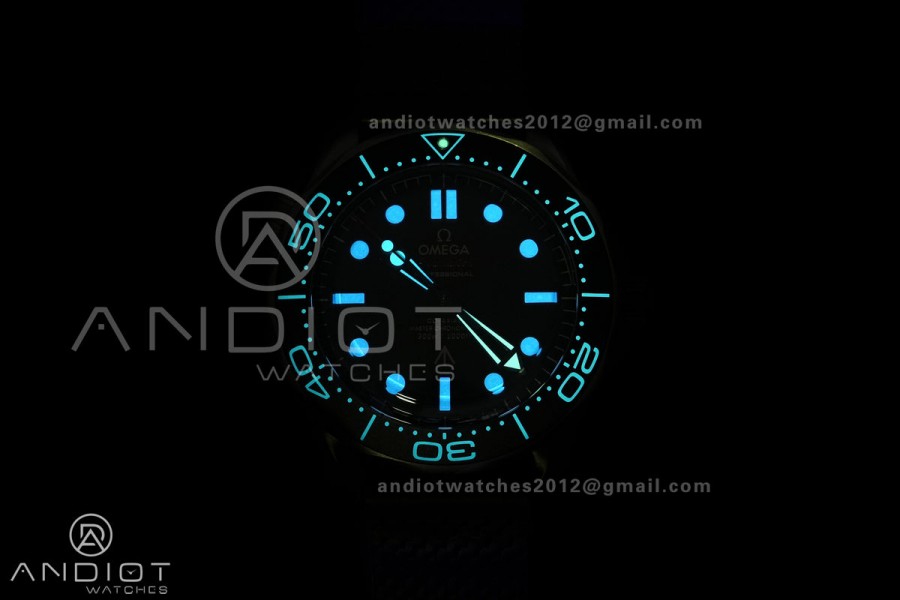 Seamaster 300M Diver Titanium/Bronze Gold ORF 1:1 Green Dial On Titanium Mesh Bracelet Asian Super Clone 8806(Free Rubber Strap)Free Sprung
