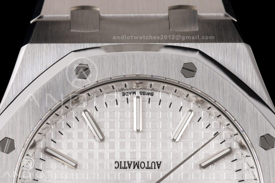 Royal Oak 39mm 15300 SS ZF 1:1 Best Edition White Textured Dial on SS Bracelet SA3120 Super Clone