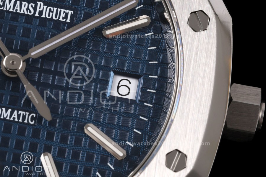 Royal Oak 39mm 15300 SS ZF 1:1 Best Edition Blue Textured Dial on SS Bracelet SA3120 Super Clone