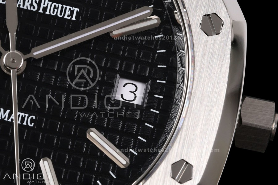 Royal Oak 39mm 15300 SS ZF 1:1 Best Edition Black Textured Dial on SS Bracelet SA3120 Super Clone