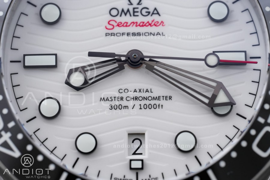 Seamaster Diver 300M Black Ceramic Bezel Free Sprung ORF 1:1  White Dial On SS Bracelet Asian Super Clone 8800