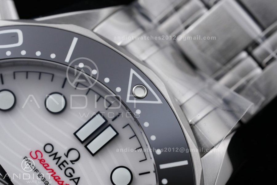 Seamaster Diver 300M Black Ceramic Bezel Free Sprung ORF 1:1  White Dial On SS Bracelet Asian Super Clone 8800