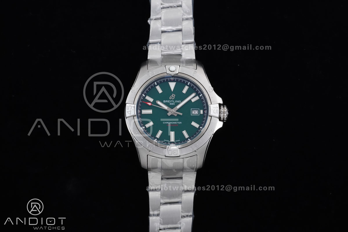 Avenger Chronometer 42mm SS BLSF 1:1 Best Version Green Dial On SS Bracelet A2824
