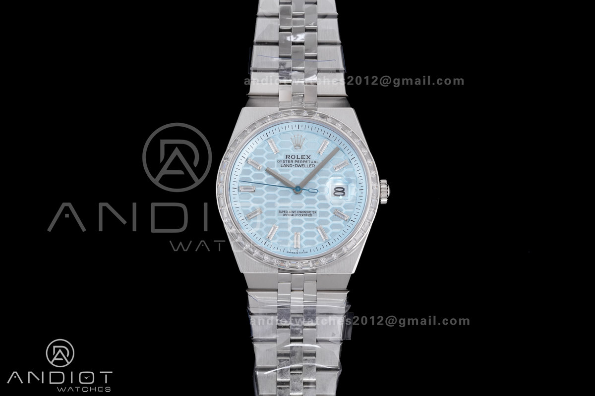 Land Dweller 127336 SS ESF Ice Blue Dial On SS Bracelet A7135
