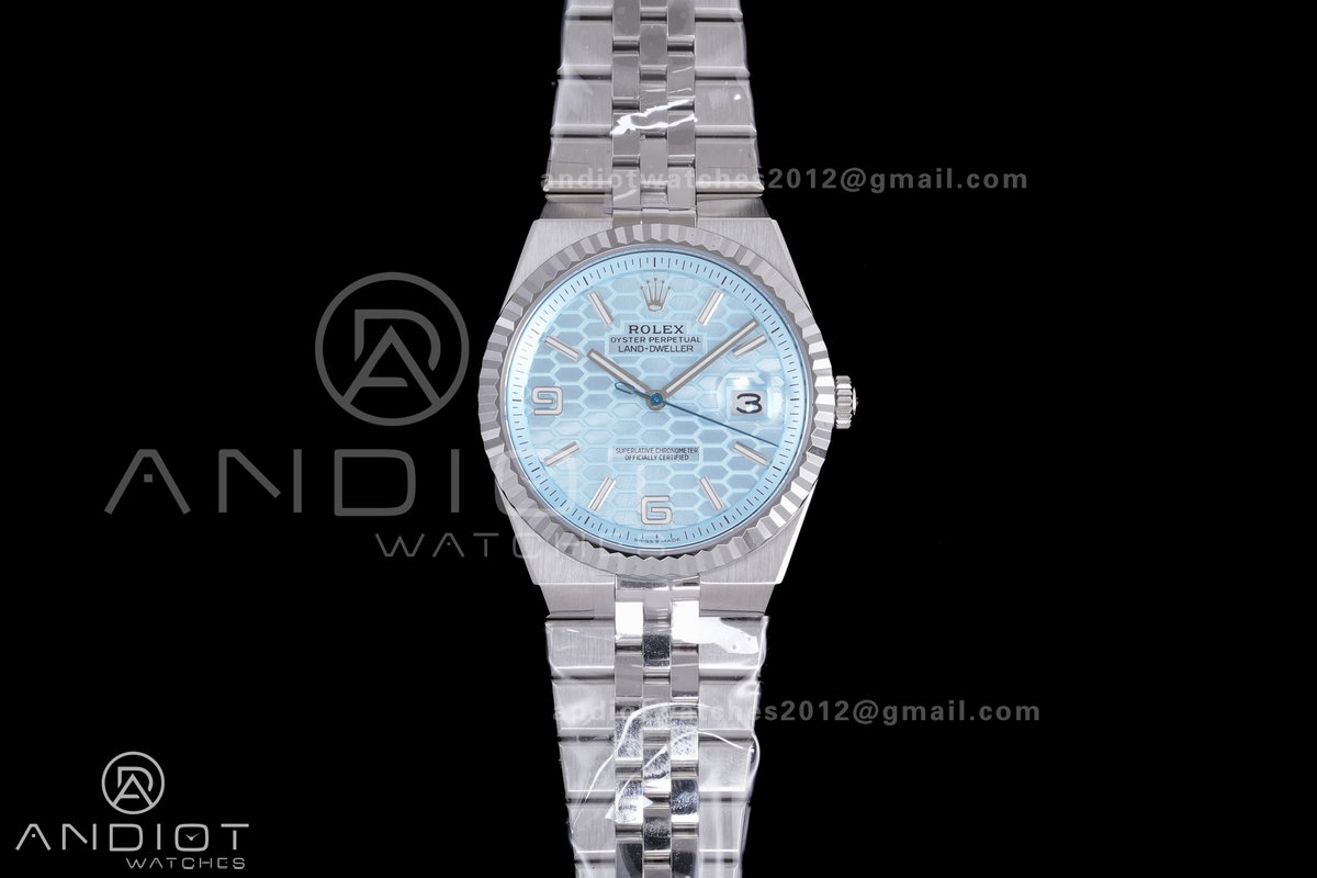 Land Dweller 127336 SS ESF Ice Blue Dial On SS Bracelet A7135