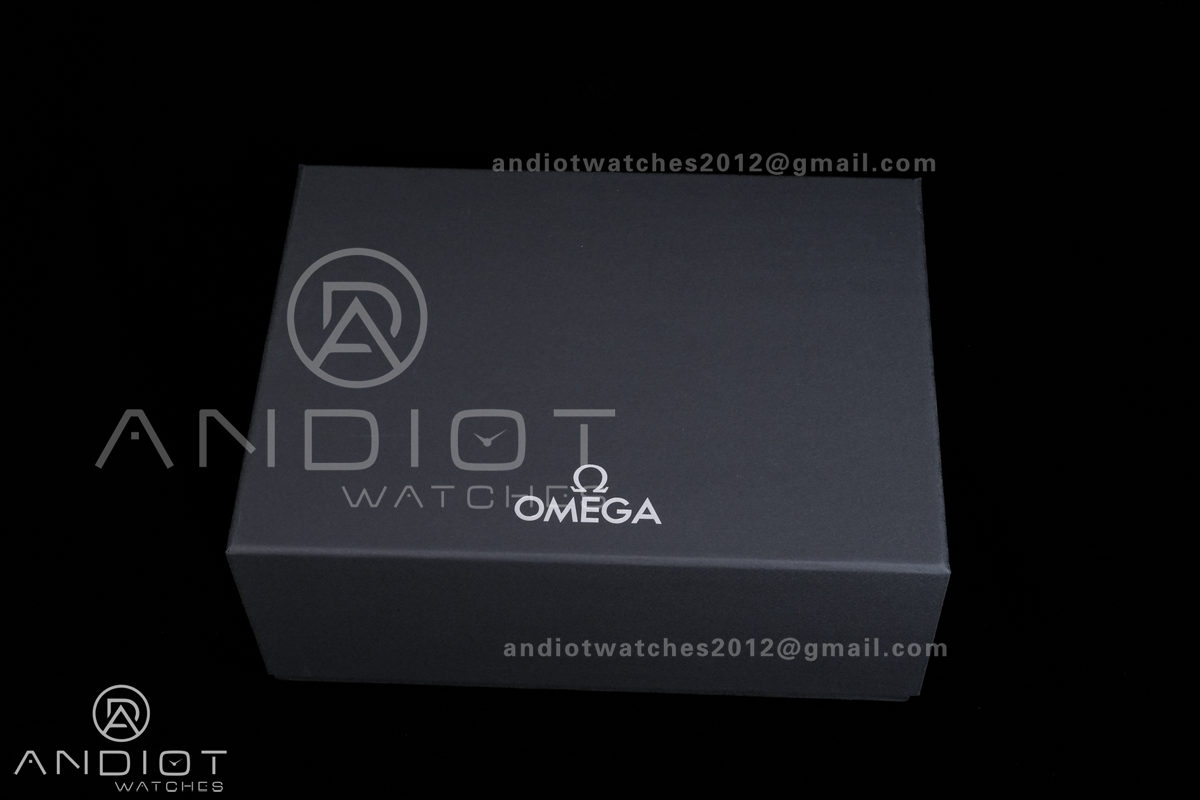 Omega Speedmaster Box set